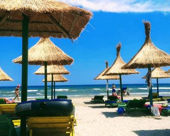 Bunga Bunga Resort Mamaia Nord - Mamaia - Playa