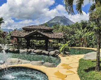 Hotel Mountain Paradise - La Fortuna - Pool