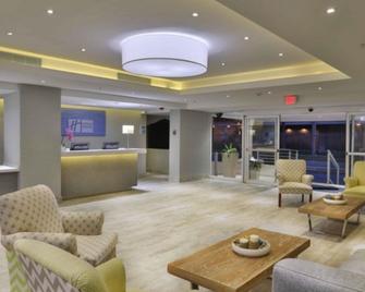 Holiday Inn Express San Juan Condado - San Juan - Lobby
