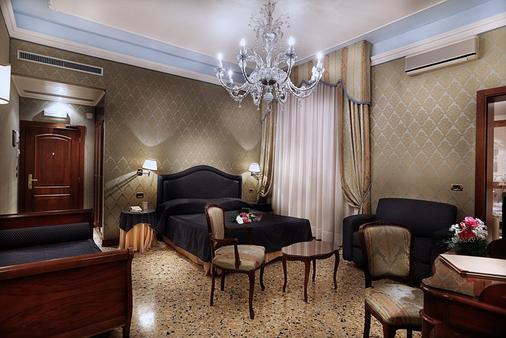 Colombina Hotel - Venice - Bedroom