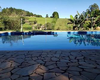 Pesqueiro e Pousada Arena - Guararema - Pool