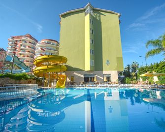 Sun Star Beach - Payallar - Piscine