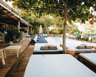 Blue Apple Beach - Tierra Bomba - Zwembad