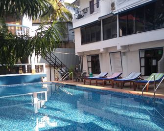 Hotel Linda Goa - Calangute - Piscina