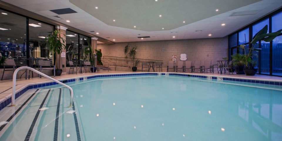 Crowne Plaza Newark Airport - Elizabeth - Pool