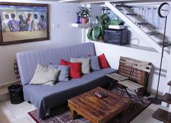Ahuzat Shaul - Apartment - Hadera - Sala de estar