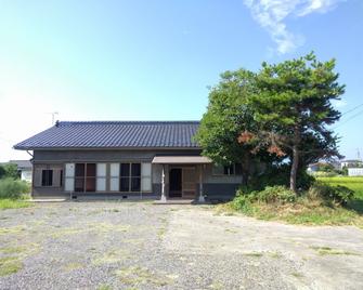 Tomosanchi Guest House in Farm Village - Hostel - Azumino - Building