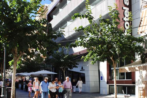 Hotel Alameda - Μπενιντόρμ - Κτίριο