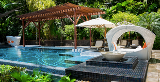 瑪坎達海邊酒店- 僅限成人入住 - 曼努埃爾安東尼奧 - 游泳池