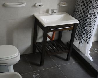 Chill Inn Hostel - מנדוזה - חדר רחצה