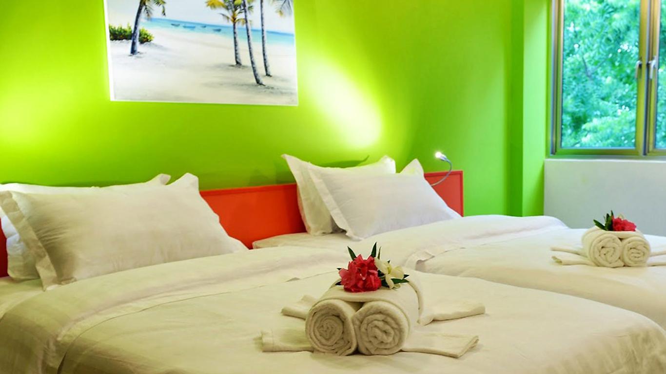 Seahouse Topdeck Hotel Maldives