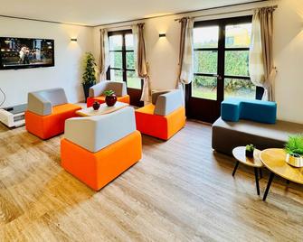 Hotel Pavillon des Gatines - Plaisir - Salon