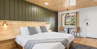 The Boha Hotel - Lake Placid - Bedroom