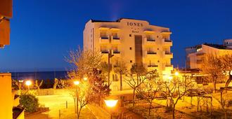 Hotel Iones - Rimini - Building