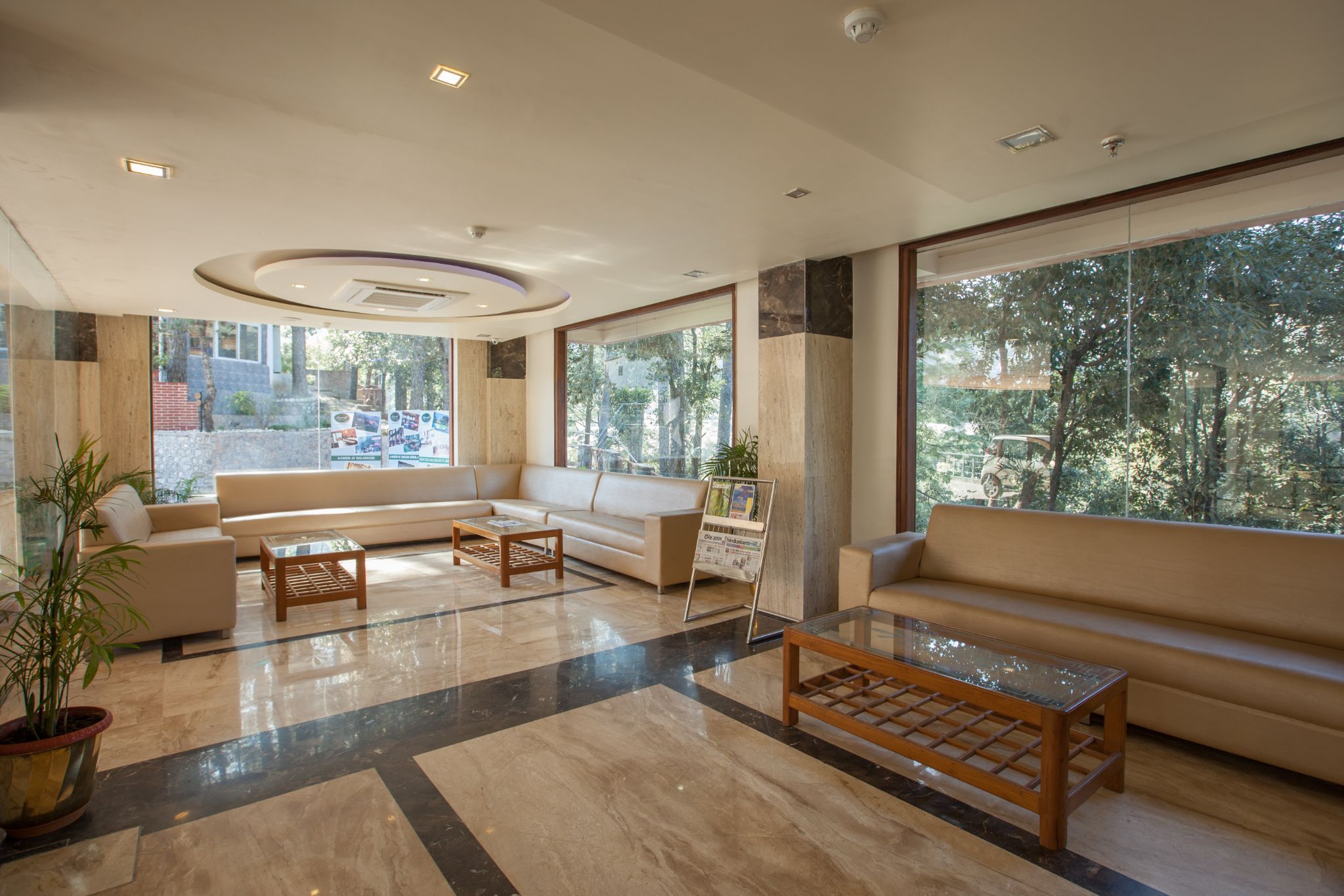 Sea Hawk Hill Resort Nainital - A Luxury Boutique Resort - Nainital - Hall d’entrée