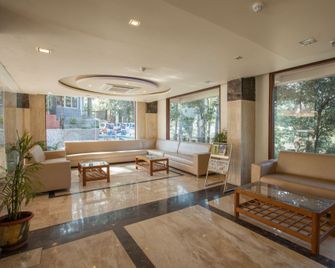 Sea Hawk Hill Resort Nainital - A Luxury Boutique Resort - Nainital - Hall d’entrée