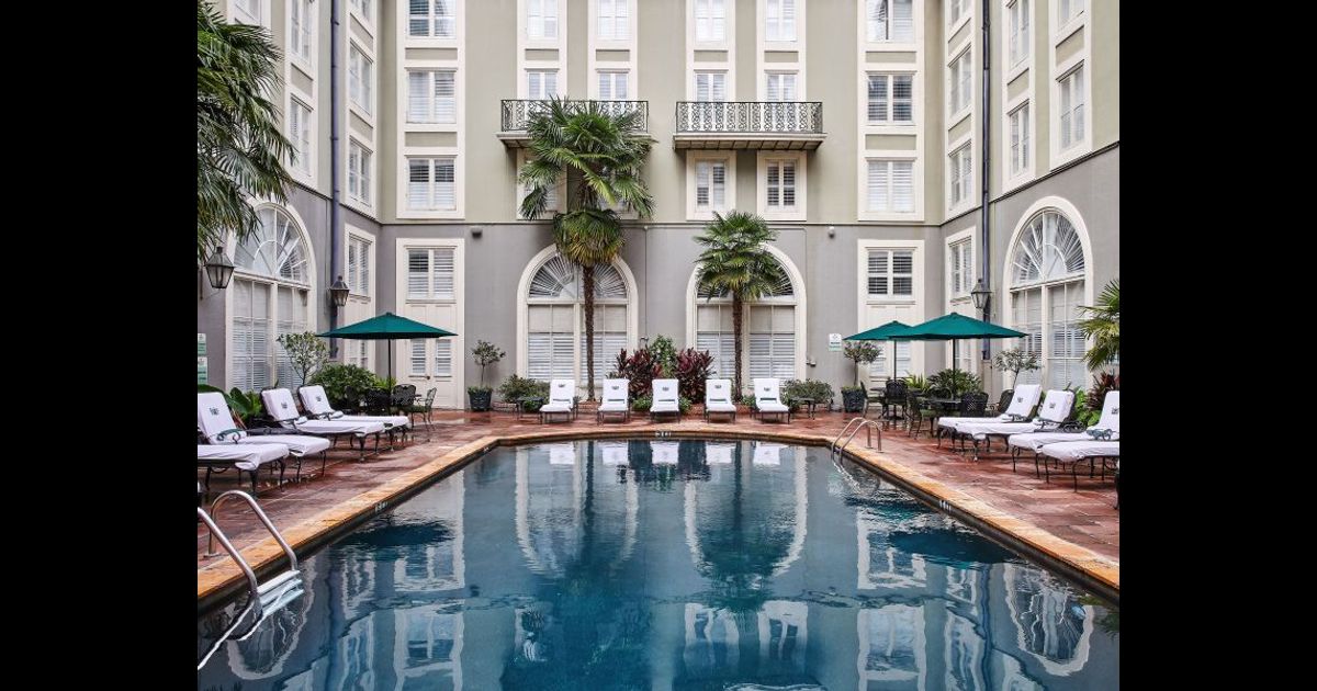 Новый орлеан французский квартал фото. Отель сент грегори новый орлеан. Новый орлеан французский квартал. Отель сент-грегори в новом орлеане. Отели орлеан.