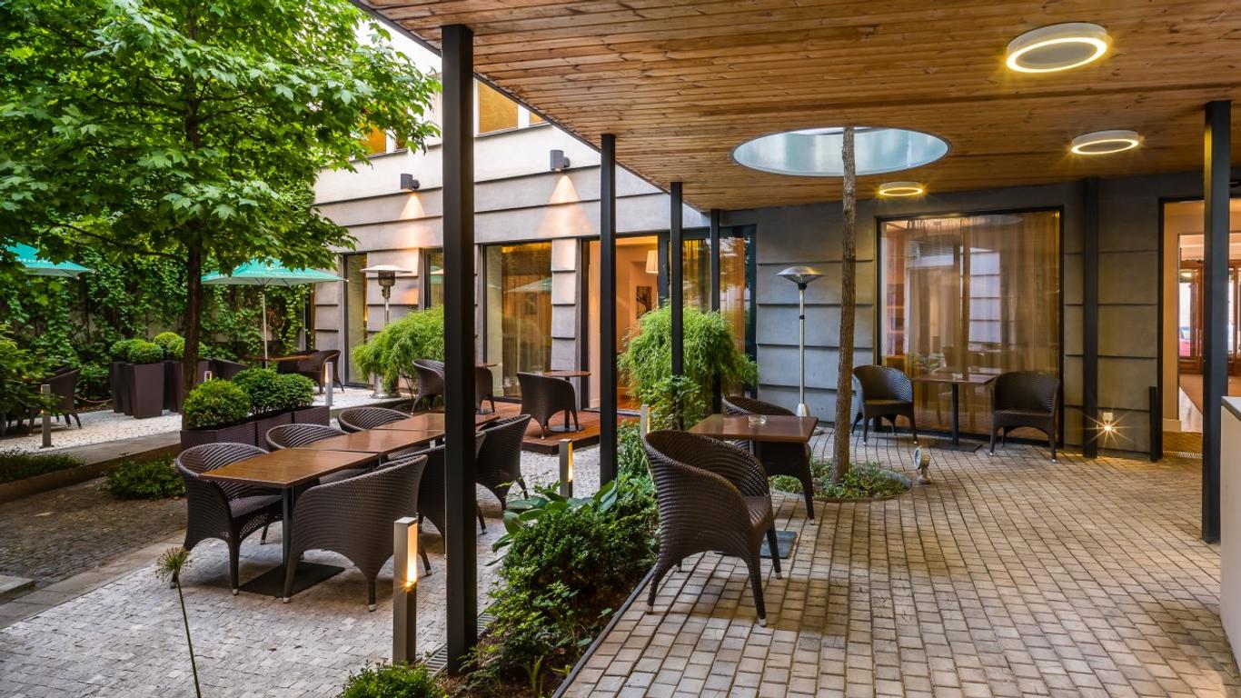 فندق ثري كراونز