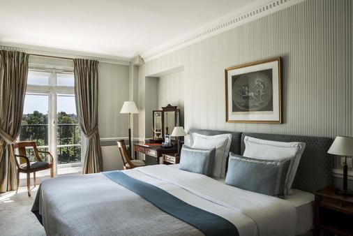Hotel Brighton - Paris - Bedroom