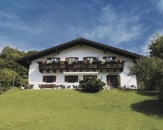 Berg Blick Jugendherberge mit Privatzimmer - Kochel am See - Gebäude