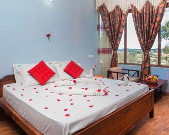 Tulips Elkhill Resorts - Ooty - Bedroom