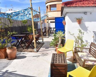 Casa Al Sur Hostel - מלאגה - מרפסת