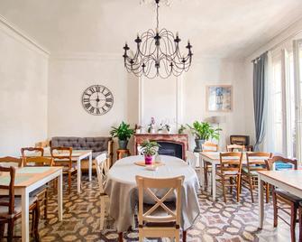 Entre Midi - Maison d'Hôtes - B&B - Capestang - Restaurant