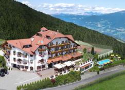 Gran Panorama Wellnesshotel Sambergerhof - Villandro/Villanders - Bâtiment