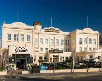 Great Western - Newquay - Building