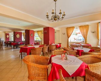 Villa Antares I & II - سوينوجسس - مطعم