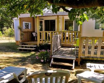Camping Le Puits de l'Auture - La Palmyre - Patio