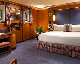 The Queen Mary - Long Beach - Bedroom