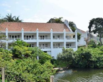 The Estuary Hotel and Spa - Port Edward - Building