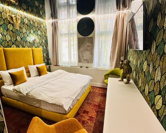 Villa & Restaurant Levoslav House - Sibiu - Bedroom
