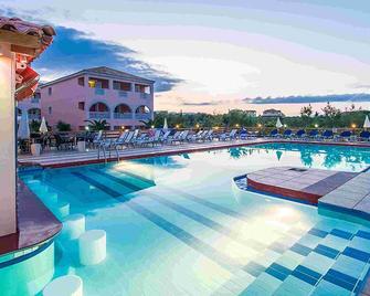 Savvas De Mar Hotel - Laganas - Zwembad