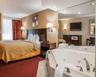 Mcintosh Inn - Media - Bedroom