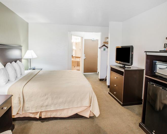 Quality Inn Suites Denver International Airport 87 1 6 2