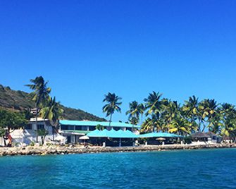 Anchorage Yacht Club Hotel - Union Island - Edificio