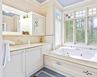 Bethany Manor Bed & Breakfast - Leura - Bad
