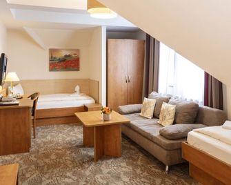 Maximilian Hotel & Apartments Weil am Rhein / Basel - Вайль-на-Рейні - Спальня
