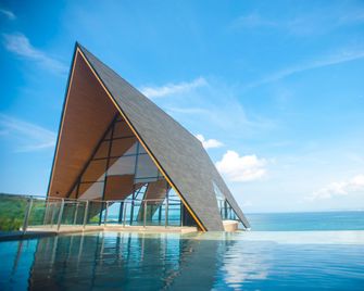 Laut Biru Resort Hotel - Pangandaran - Pool