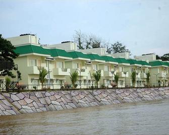 Hotel River Bay - Rājahmundry - Building