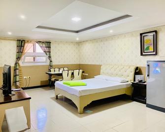 Pj Inn Hotel - Angeles City - Bedroom
