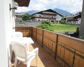 Aparthotel Garni Haus Hubertus - Mals - Balkon