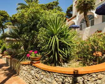Hotel Casa Caprile - Anacapri - Outdoors view