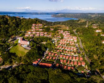 Villas Sol Beach Resort - Playa Hermosa - Building