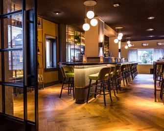 هوتل باركزيخت إيندهوفين - إيندهوفين - بار