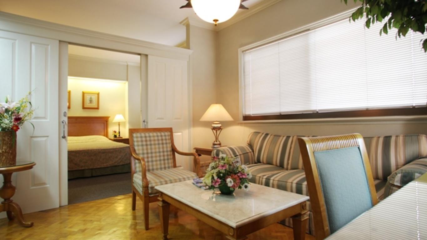 Sunny Bay Suites