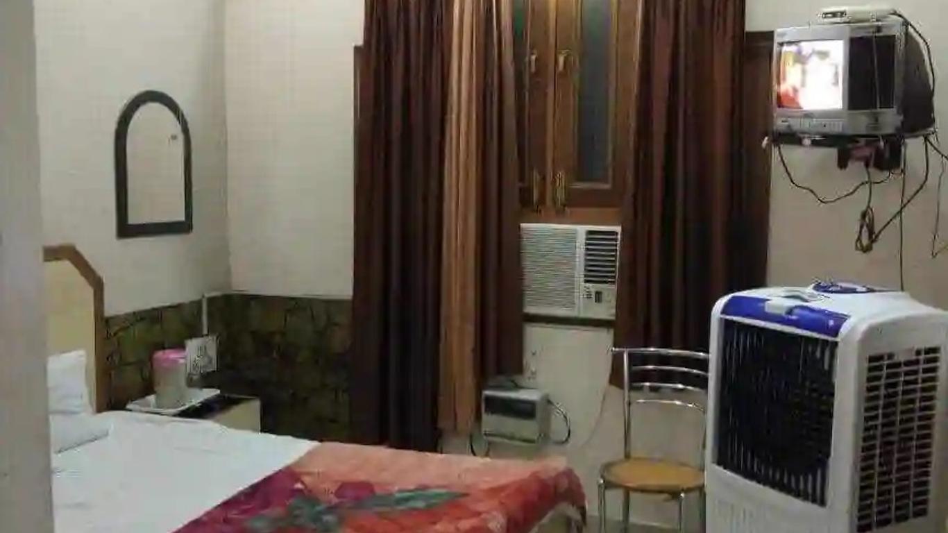 Narayani Guest House