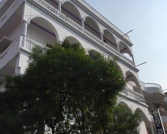 Rahul Guest House - Bodh Gaya - Vista del exterior